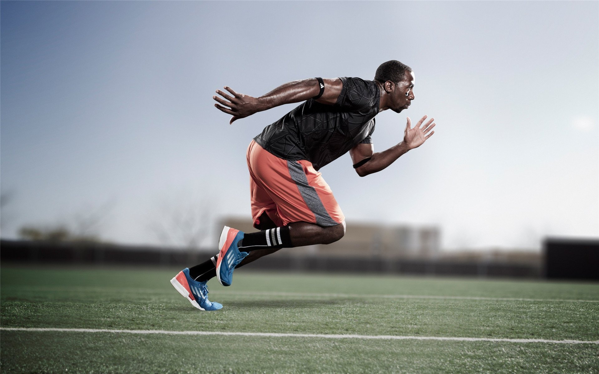 开云体育入口-东方露白之时，他以神祇的姿态趟过月光